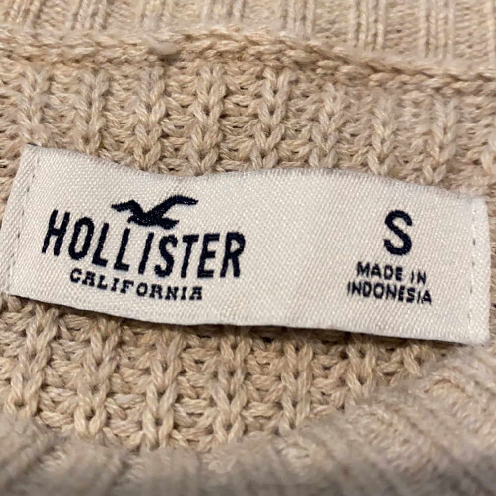 Hollister sweater - Picture 3 of 4